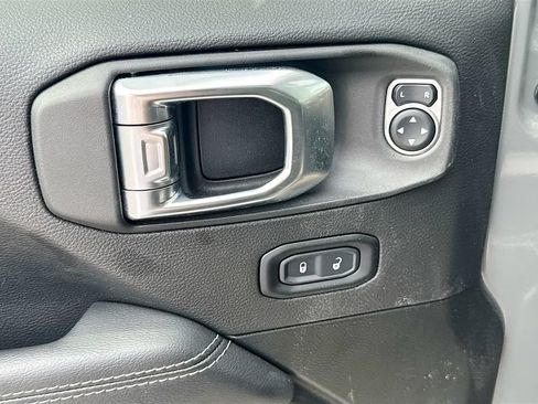 Used 2023 Jeep Wrangler Unlimited Sahara w/ Cold Weather Group AWD/4WD image 19