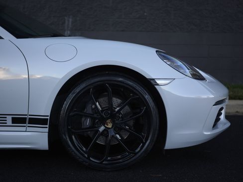 Certified 2024 Porsche 718 Boxster image 11