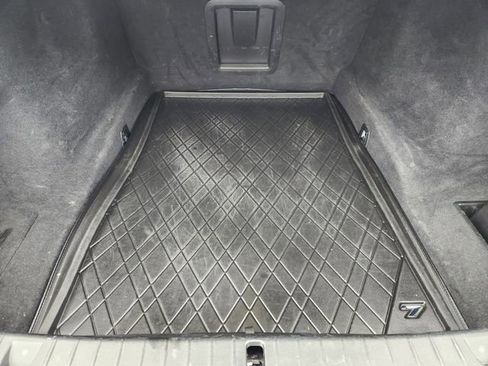 Used 2017 BMW 740i image 32