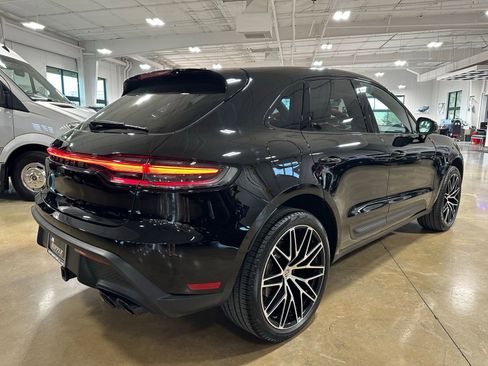 Used 2025 Porsche Macan image 8