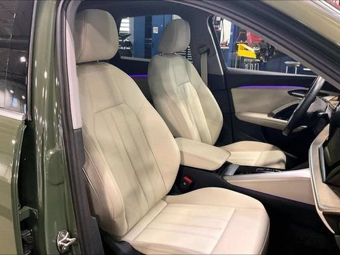 Certified 2025 Audi Q5 Premium w/ Convenience Package AWD/4WD image 7
