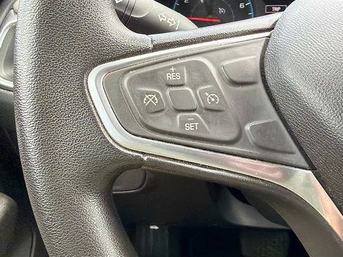 Used 2018 Chevrolet Equinox LS FWD image 12