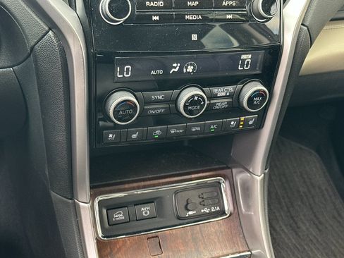Used 2022 Subaru Ascent Touring AWD/4WD image 20