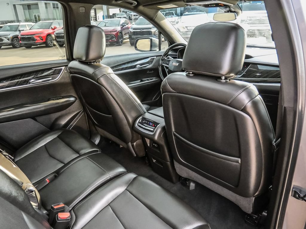 Used 2022 Cadillac XT6 Premium Luxury FWD image 28