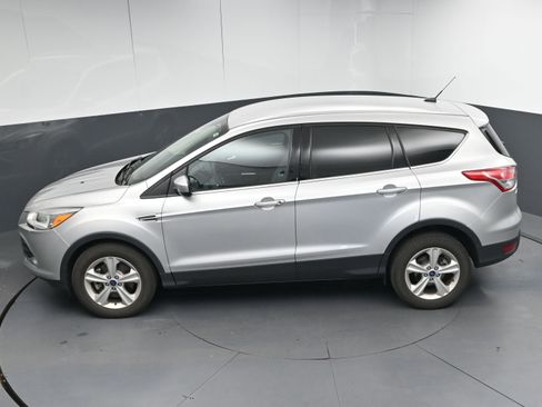 Used 2015 Ford Escape SE image 38