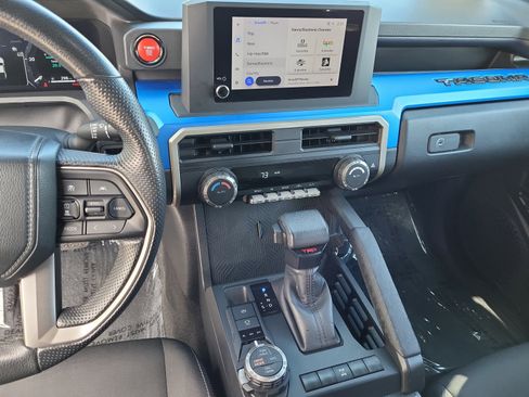 Used 2024 Toyota Tacoma TRD Off-Road image 12