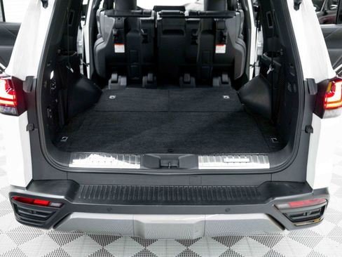 Used 2024 Lexus LX 600 4WD w/ Appearance Package image 87