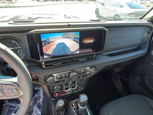 Used 2025 Jeep Wrangler Unlimited Rubicon 4xe w/ Convenience Group image 31