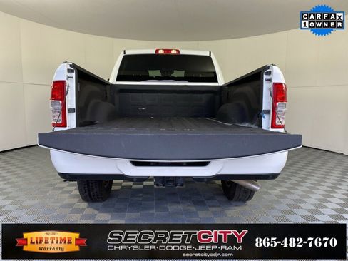 Used 2024 RAM 2500 Big Horn w/ Sport Appearance Package image 29