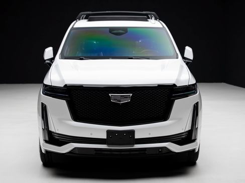 Used 2023 Cadillac Escalade Sport Platinum w/ LPO, ONYX Package AWD/4WD image 6