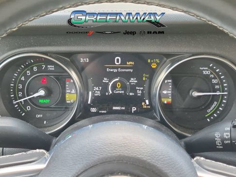 Used 2021 Jeep Wrangler Unlimited Sahara w/ Cold Weather Group AWD/4WD image 8
