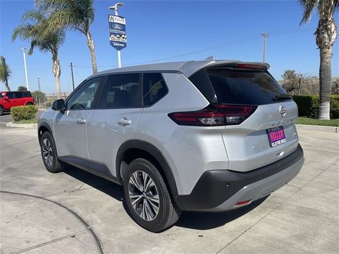 Used 2023 Nissan Rogue SV image 6