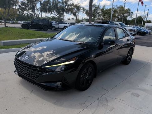 Certified 2023 Hyundai Elantra SEL FWD image 13