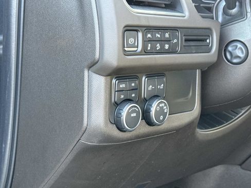 Used 2022 Chevrolet Tahoe Z71 w/ Luxury Package image 12