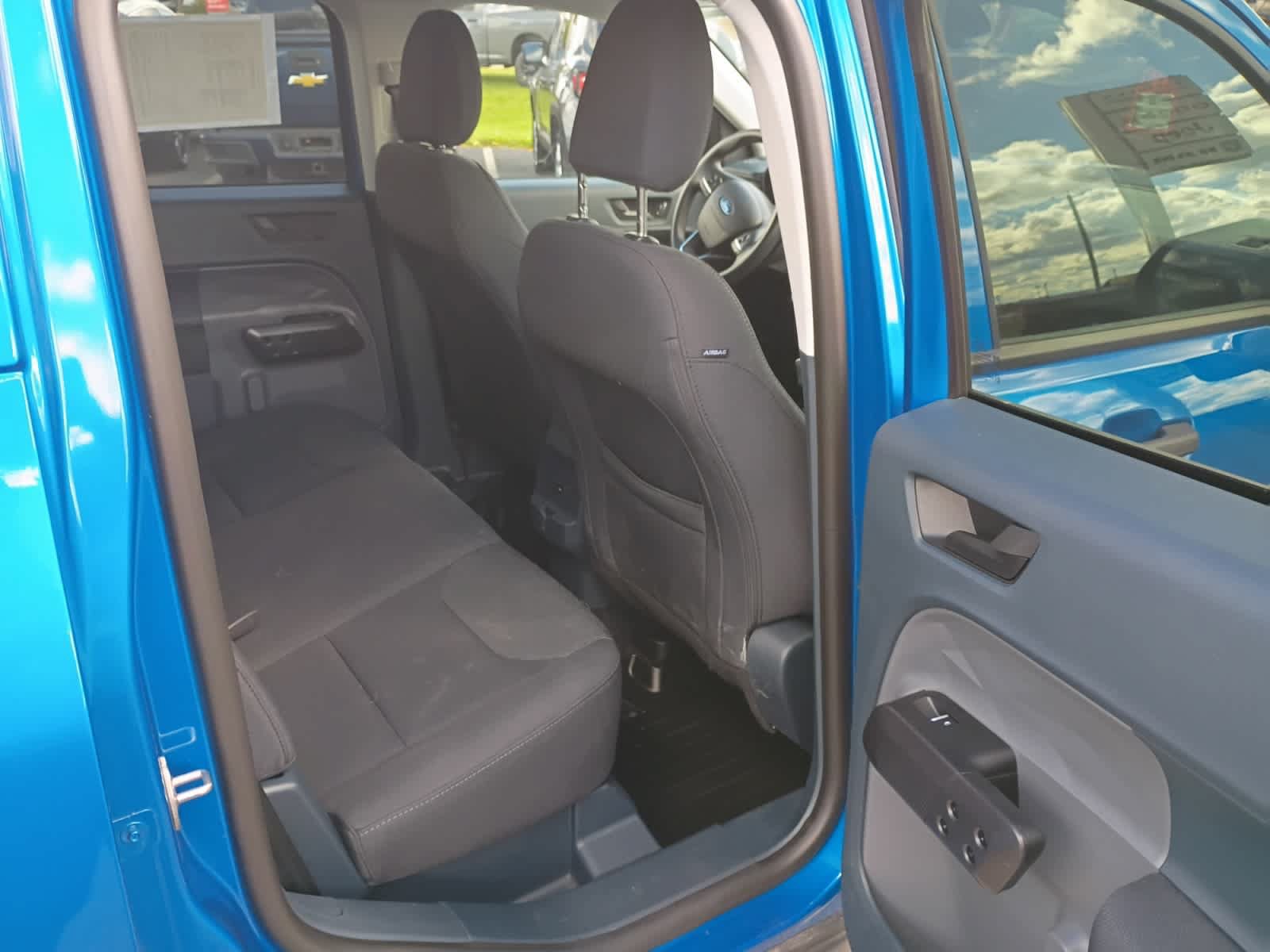 Used 2025 Ford Maverick XL w/ Equipment Group 102A AWD/4WD image 27
