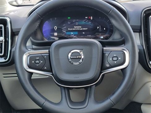 Used 2023 Volvo XC40 B5 Ultimate w/ Protection Package Premier image 32