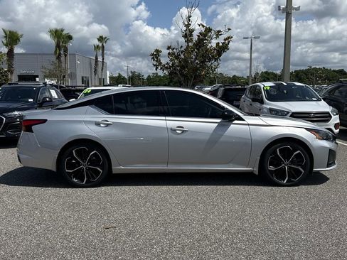 Certified 2023 Nissan Altima 2.5 SR FWD image 2