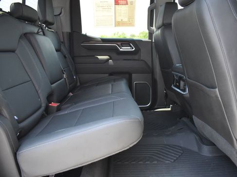 Used 2022 GMC Sierra 1500 SLT w/ SLT Premium Plus Package AWD/4WD image 14