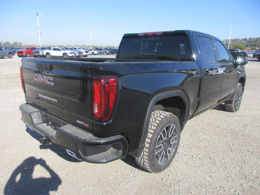 New 2026 GMC Sierra 1500 AT4 w/ AT4 Premium Package AWD/4WD image 4