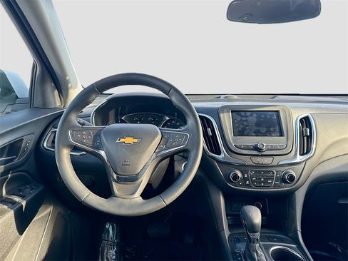 Used 2023 Chevrolet Equinox LT image 19
