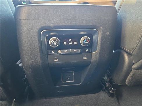 Used 2023 Chevrolet Tahoe LT w/ Luxury Package RWD image 17