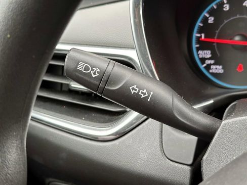 Used 2018 Chevrolet Equinox LS image 21