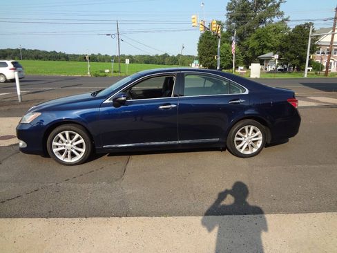 Used 2011 Lexus ES 350 FWD image 3