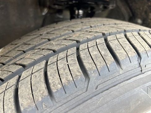 New 2025 Nissan Pathfinder SV w/ Black Appearance Package image 10