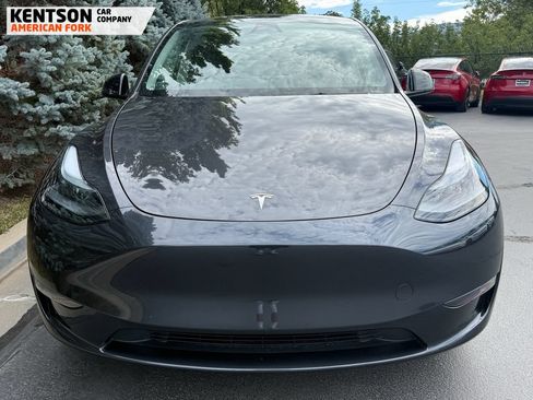 Used 2024 Tesla Model Y Long Range AWD/4WD image 2