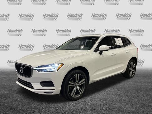 Used 2021 Volvo XC60 T5 Momentum w/ Premium Package image 6