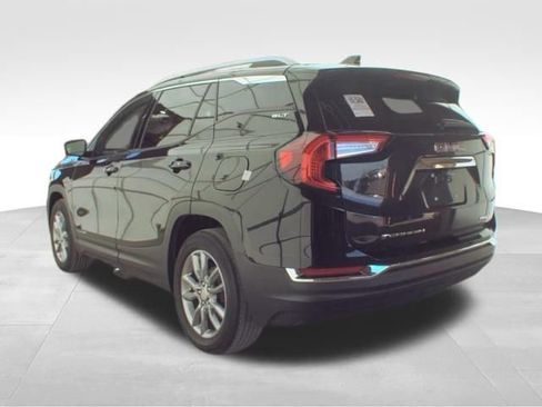 Used 2024 GMC Terrain SLT image 7