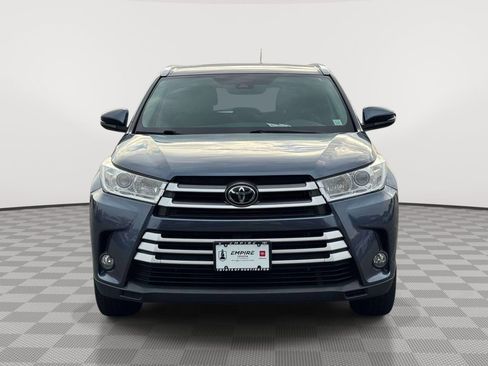 Used 2019 Toyota Highlander XLE w/ Protection Package #3 AWD/4WD image 2