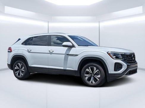 Certified 2025 Volkswagen Atlas Cross Sport SE FWD image 1