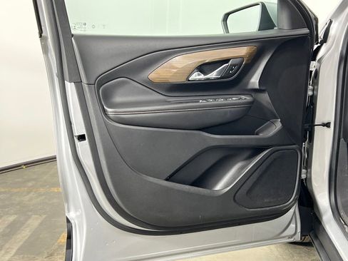 Used 2019 GMC Terrain SLE w/ Driver Convenience Package image 17