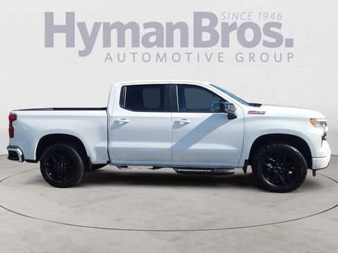 Used 2022 Chevrolet Silverado 1500 RST image 2