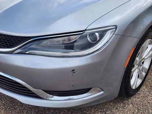 Used 2016 Chrysler 200 Limited w/ Convenience Group FWD image 5