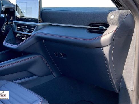 New 2026 Ford Explorer ST-Line w/ ST-Line Street Pack image 27