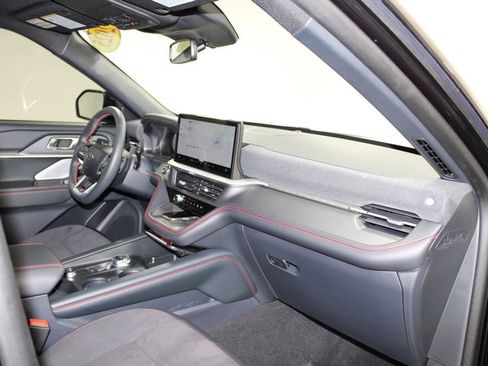 Used 2025 Ford Explorer ST image 33