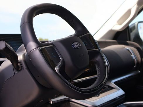 Certified 2025 Ford Expedition Platinum AWD/4WD image 27
