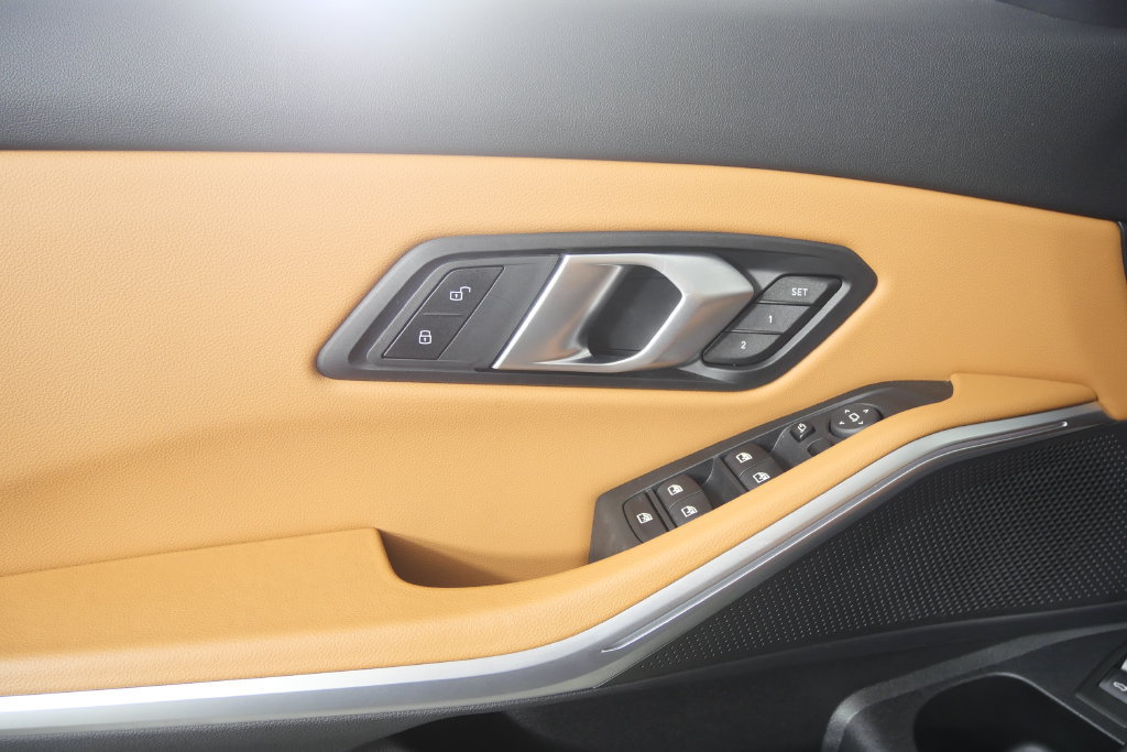 Used 2025 BMW 330i Sedan RWD image 8