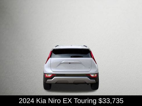 Used 2024 Kia Niro EX Touring image 6