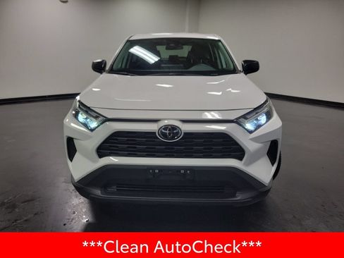 Used 2023 Toyota RAV4 LE AWD/4WD image 3