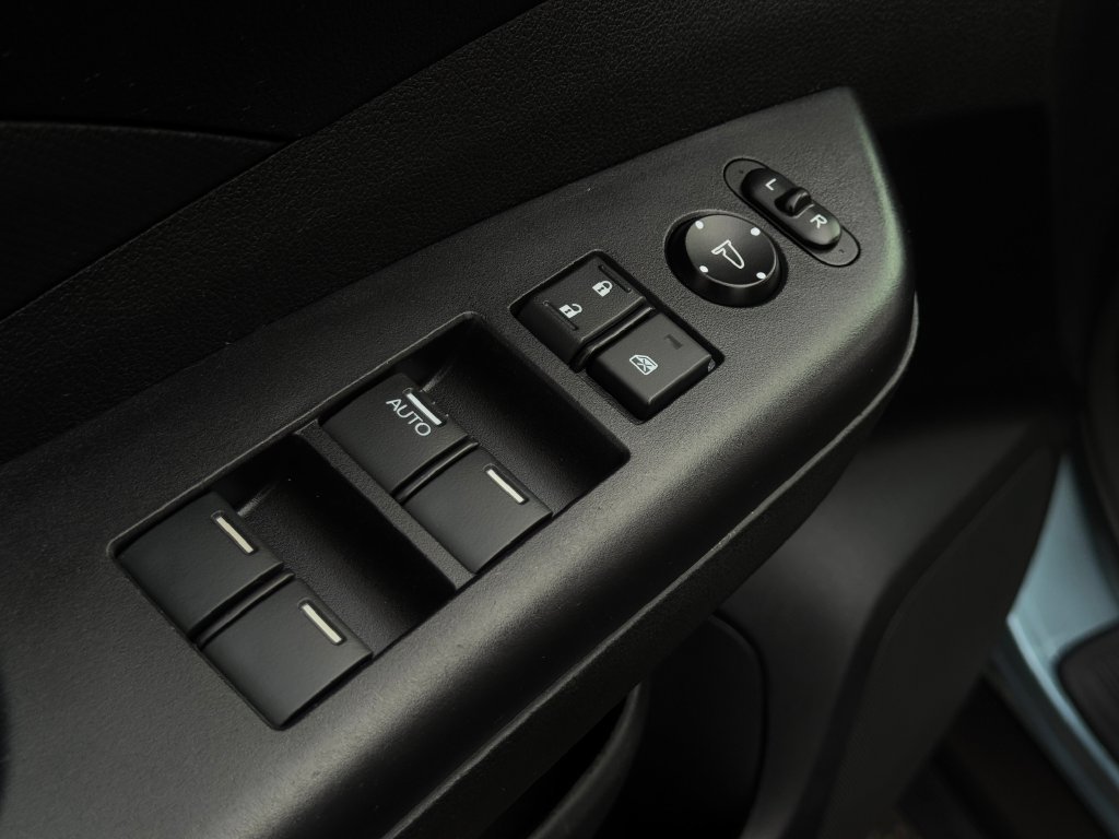 Used 2016 Honda CR-V SE image 11
