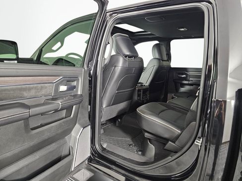 New 2026 RAM 3500 Laramie AWD/4WD image 33
