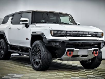 New 2025 GMC Hummer EV 2X w/ LPO, Sport Package
