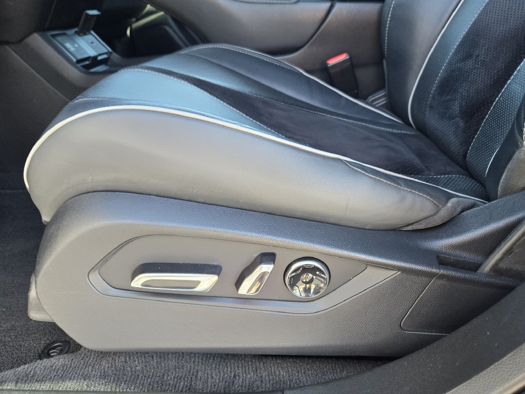 Used 2021 Acura RDX w/ Advance Package FWD image 25