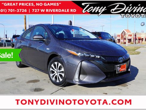 Certified 2022 Toyota Prius Prime LE image 1