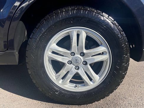 Used 2011 Hyundai Santa Fe GLS image 8