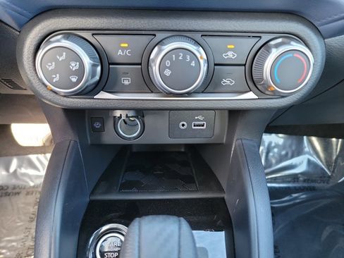 Used 2025 Nissan Versa SV w/ Trunk Package FWD image 26