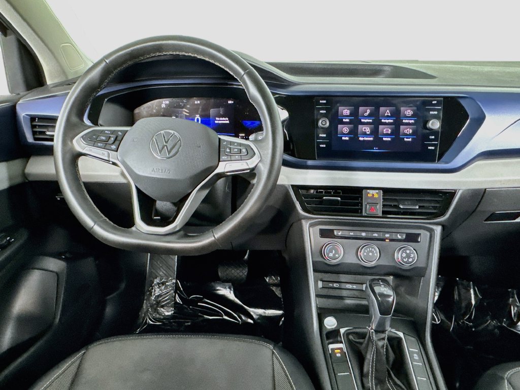 Used 2022 Volkswagen Taos SE w/ Panoramic Sunroof Package FWD image 12